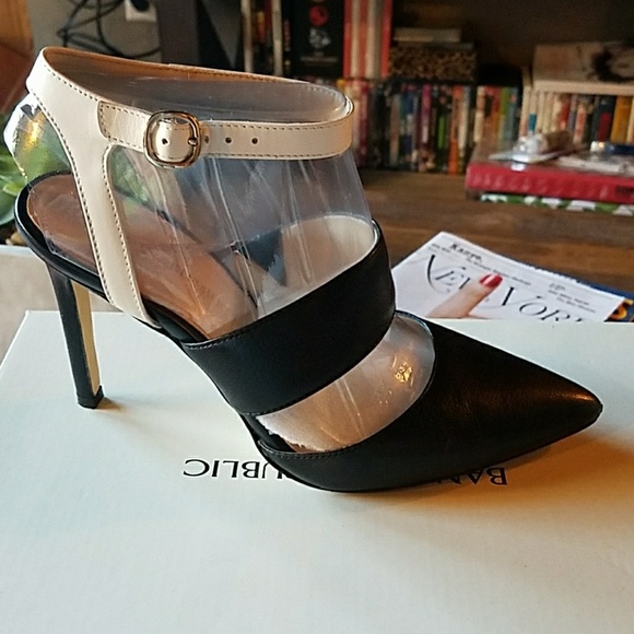 Banana Republic ankle strap heels - Picture 1 of 3